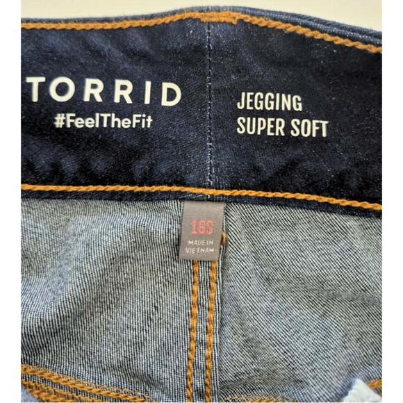 TORRID Skinny High Rise Jeggins Jean Dark Wash Button Front Stretch Sz 16 Short - Picture 4 of 11